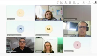 Reunião com profissionais das vigilâncias sanitárias municipais.
