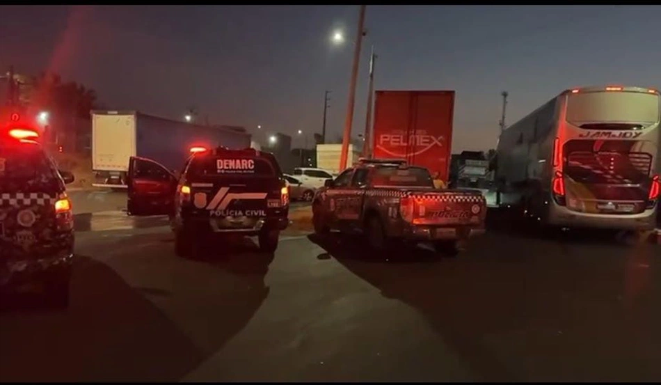 Ônibus interestadual transportava mulher em posse de drogas