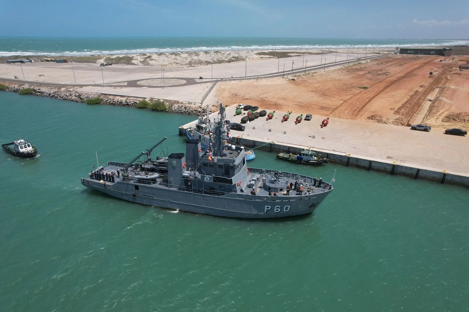 Navio-patrulha Bracuí, da Marinha do Brasil