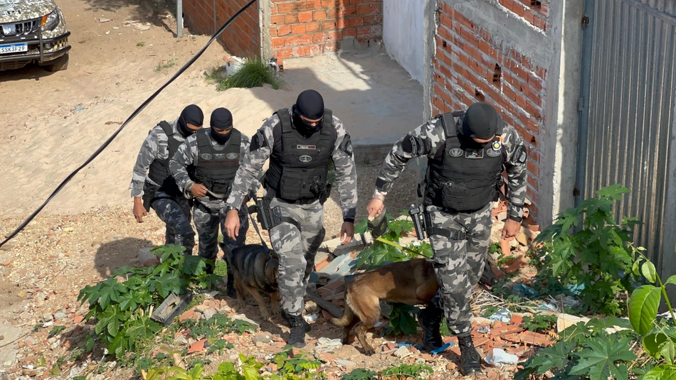 Policias Civis e Militar em operação na zona Sul de Teresina