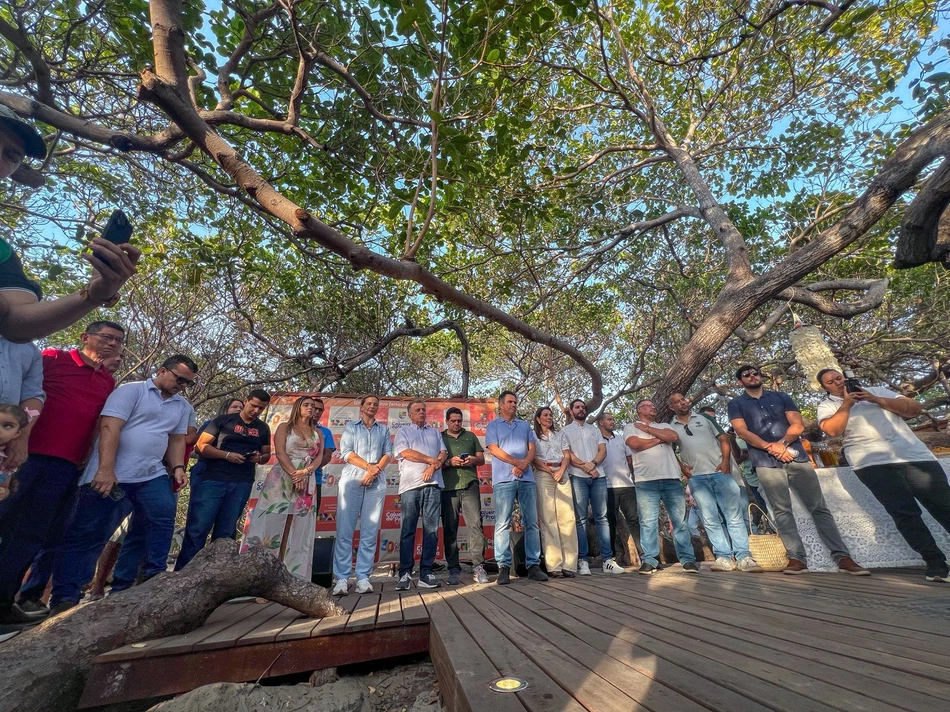 Inauguração de ponto turístico em Cajueiro da Praia