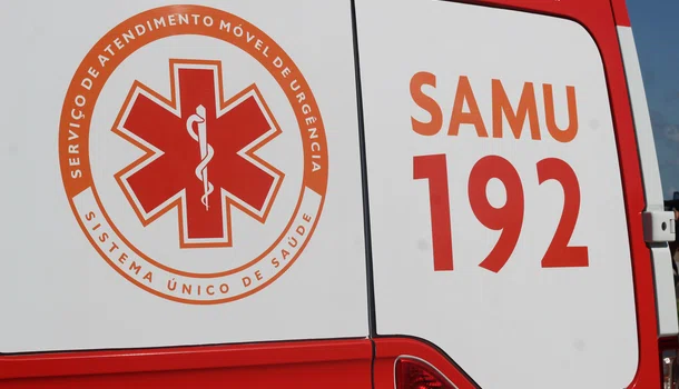 Homem fica ferido após carreta tombar na BR-316 em Picos