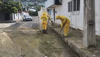 SDU Centro realiza limpeza no bairro Matinha