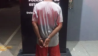 Homem é preso pela Polícia Militar após ameaçar mulher com facão