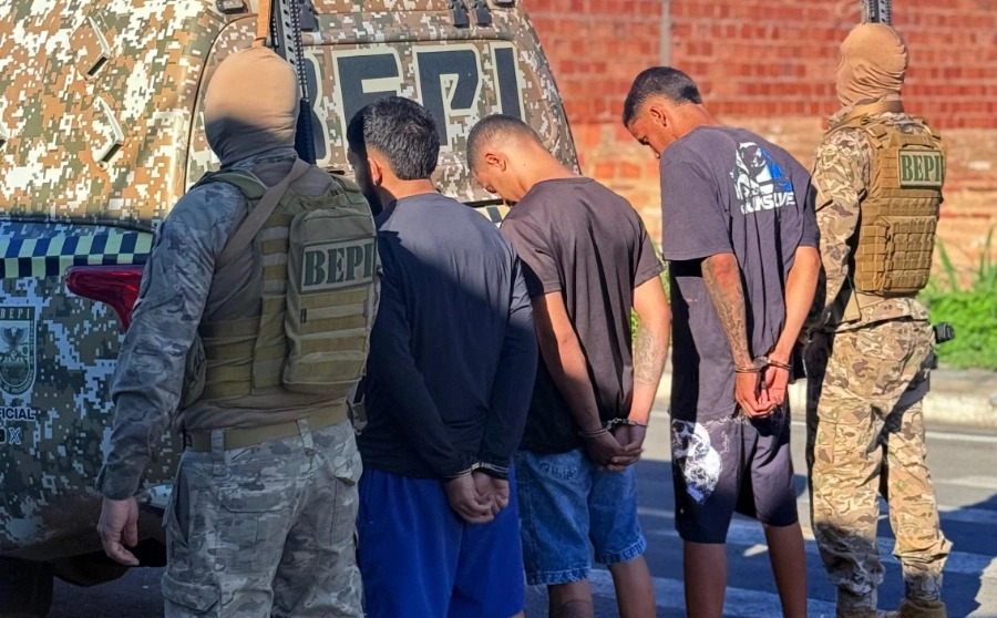 Três homens são presos com armas e drogas em Água Branca