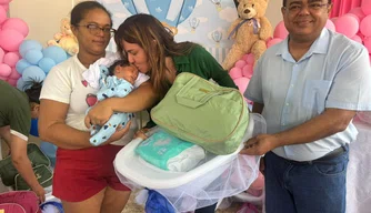 Esperantina realiza entrega de enxovais para gestantes dos programas Criança Feliz e Gerando com Carinho