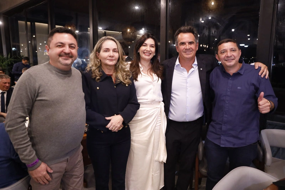 Jantar promovido pelo senador Ciro Nogueira