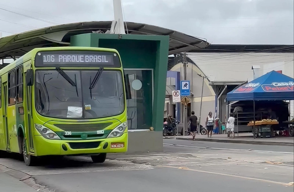 Trânsito na Av. Rui Barbosa, na zona Norte de Teresina