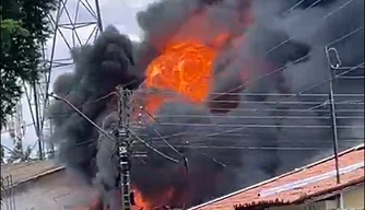 Incêndio em depósito