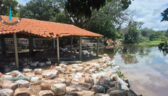 Acidente com carga química no Riacho Esfolado em Bertolínia