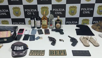 Material encontrado com os suspeitos