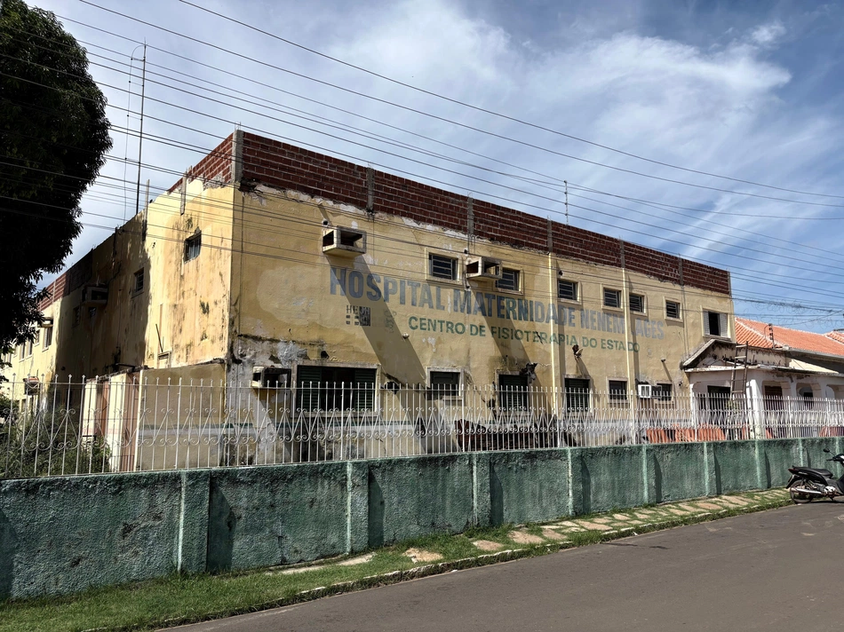 Prédio passa por reformas