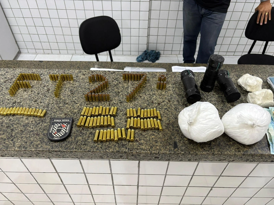 Polícia Militar prende dois suspeitos de tráfico de drogas em Parnaíba
