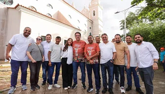 Joel e Ciro participam da Procissão Luminosa pelas ruas de Teresina