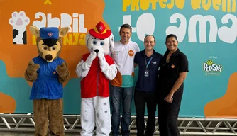 Campanha Abril Laranja realiza ação de proteção animal na zona sudeste de Teresina