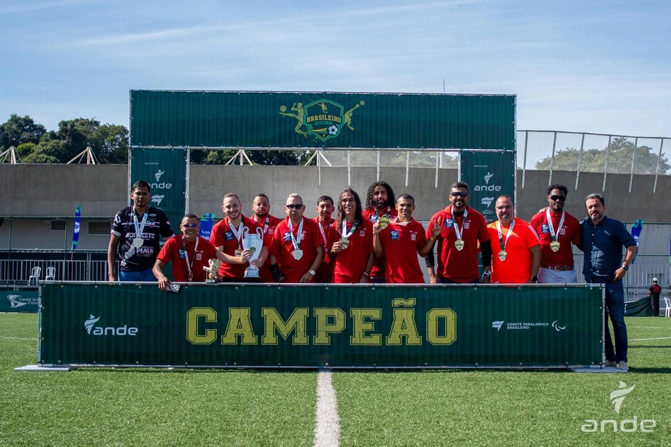 já foram conquistadas mais de 30 medalhas, além de títulos nacionais e regionais no esporte 7 PC (paralis