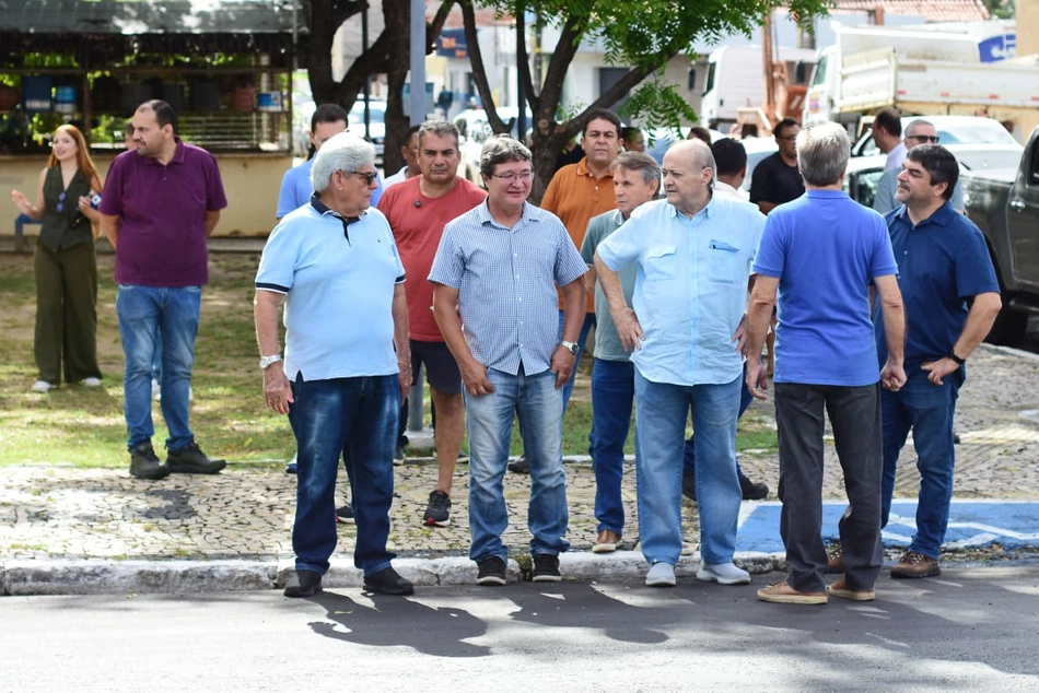 Silvio Mendes realiza visitas técnicas em obras de Teresina