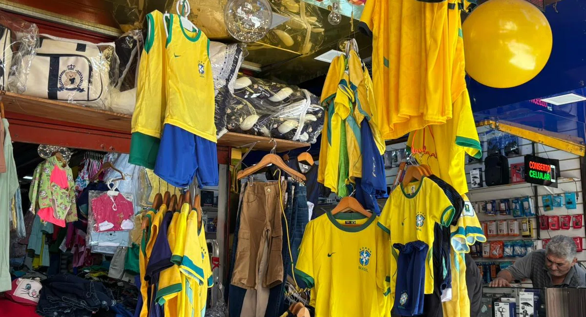 Busca por camisas da seleção brasileira movimentam as vendas do Shopping da Cidade de Teresina