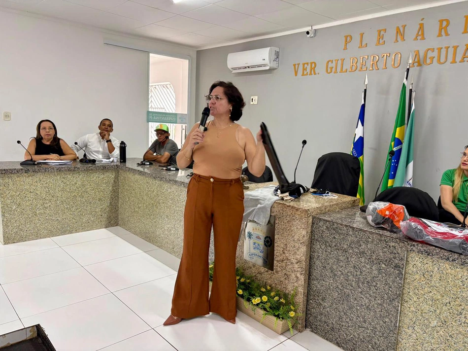 Prefeitura de Esperantina realiza capacitação sobre segurança do trabalho e uso de EPIs para garis
