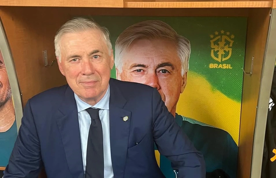 técnico Carlo Ancelotti