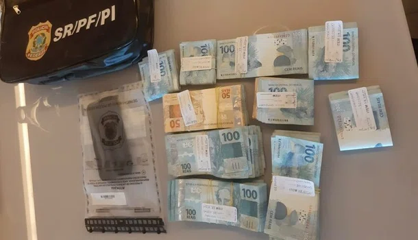 PF cumpre mandados em escritório de contabilidade na zona Leste de Teresina
