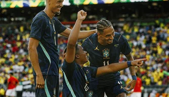 Brasil vence o Egito por 2 a 1 no último amistoso antes da Copa do Mundo