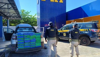 PRF apreende cerca de 135 kg de cocaína em Parnaíba