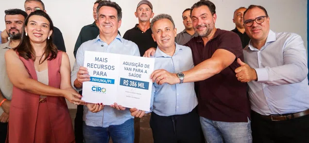 Durante aniversário de Inhuma, Ciro garante recursos para obras e aquisição de veículos 
