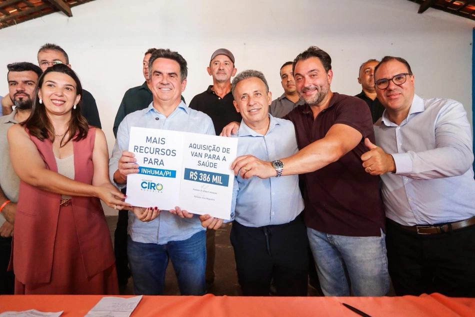 Ciro garante novos recursos para obras e aquisição de veículos da saúde