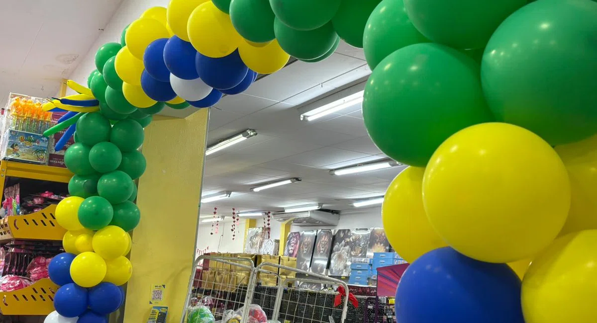 Copa do Mundo movimenta comércio com venda de itens da seleção brasileira em Teresina