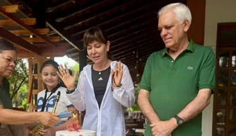 Banda Municipal Mestre Chico presta homenagem à prefeita Ivanária Sampaio em alusão ao seu aniversário