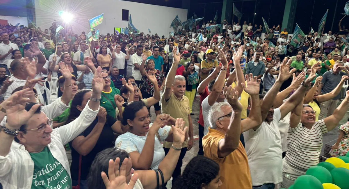 Ginásio Dídimo de Castro fica lotado durante lançamento das pré-candidaturas de Themistocles Filho e Marco