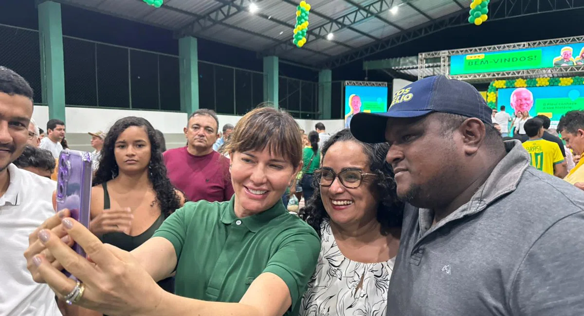 Ginásio Dídimo de Castro fica lotado durante lançamento das pré-candidaturas de Themistocles Filho e Marco