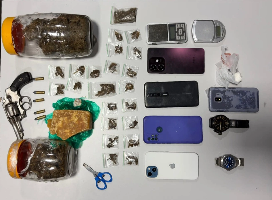 Polícia Militar prende mulher e apreende materiais ilícitos em ação no Centro de Teresina