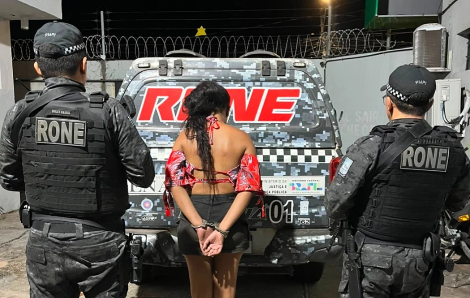 Mulher é presa com porções de cocaína durante ação da RONE