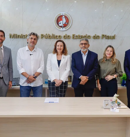 Prefeito de Picos fecha parceria com MP e adere a programa Trânsito Seguro