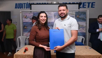 Prefeitura de Inhuma entrega 25 títulos de regularização fundiária e garante mais segurança às famílias