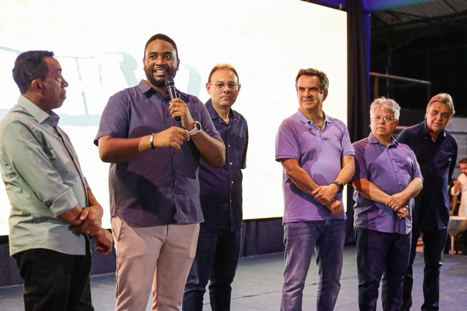 Joel, Jeová e Ciro participam da primeira reunião, juntos, e falam de propostas
