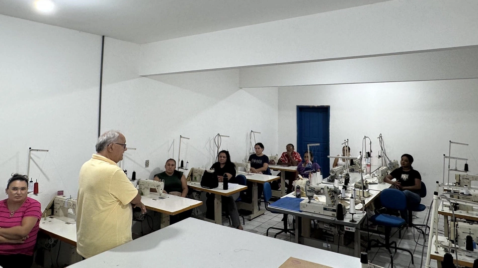 Fundação Wall Ferraz inicia curso de costureiro industrial do vestuário em Teresina