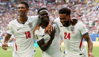 Saka foi o grande destaque da Inglaterra ao marcar três gols. Declan Rice, Konsa e Jude Bellingham também