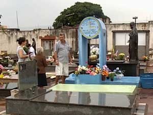  Vítima de um crime que chocou Uberlândia, no Triângulo Mineiro, na década de 1950, João Relojoeiro é considerado santo por alguns moradores da cidade. Por conta disso, no Dia de F(Imagem:Reprodução)