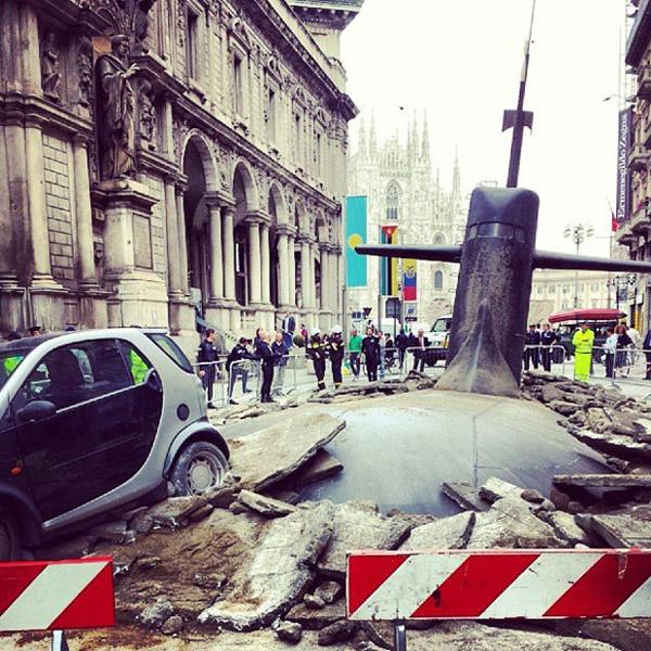 Ação de marketing aconteceu no centro de Milão e surpreendeu transeuntes.(Imagem:Reprodução)