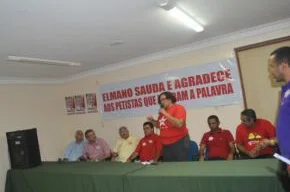 Anísia Teixeira durante seu pronunciamento.