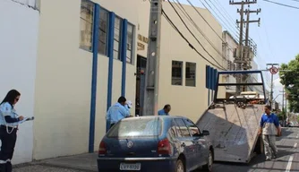 Cinco carros foram rebocados na manhã desta terça-feria (27) pela Strans