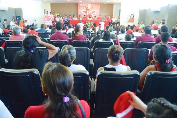 Comemora&ccedil;&atilde;o dos 34 anos do Partido dos Trabalhadores, o Diret&oacute;rio Regional do partido no munic&iacute;pio de Piripiri(Imagem:Divulga&ccedil;&atilde;o)