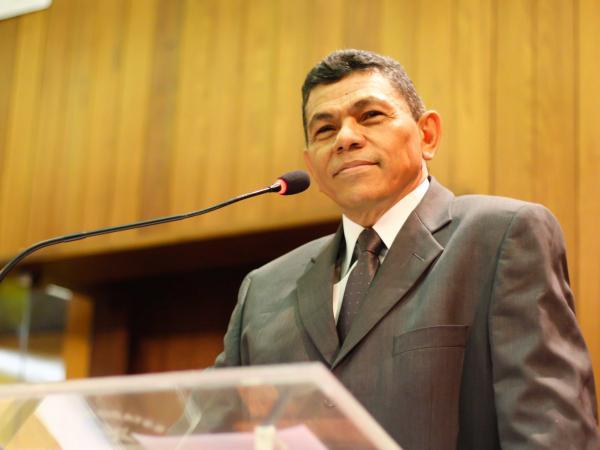 Deputado Jo&atilde;o de Deus na tribuna da Alepi.(Imagem:Reprodu&ccedil;&atilde;o)