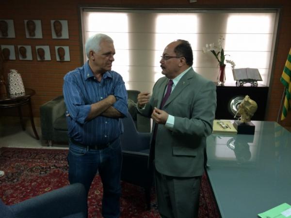 Deputado Themístocles Filho recebe presidente do TJ Piauí(Imagem:Divulgação)