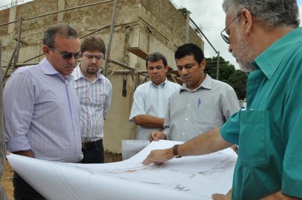 e o presidente da C&acirc;mara Municipal de Teresina, vereador Rodrigo Martins (PSB), (Imagem:Semcom)