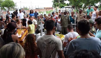 Enterro aconteceu no cemitário Dom Bosco