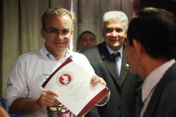 Firmino Filho assina termo de compromisso com o Minist&eacute;rio P&uacute;blico(Imagem:Reprodu&ccedil;&atilde;o)